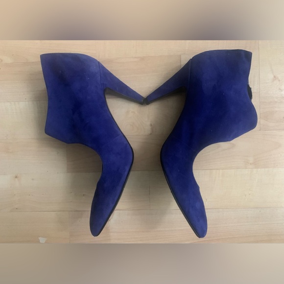Nine West Blue Suede Heels. - Picture 4 of 9